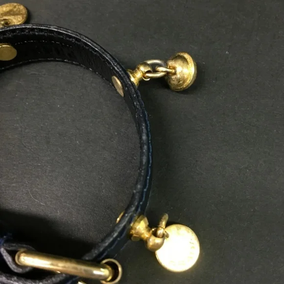 Black■DetailsA pre-owned .PRADA Saffiano Leather Bell Motif Bangle Bracelet/8 - Picture 5 of 8